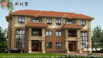 橘色的坡屋顶配以米色的外墙，整体呈现出一种和谐美